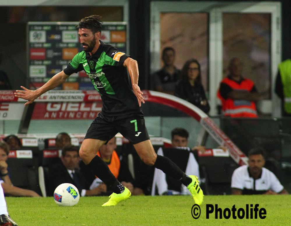 CREMONESE-PORDENONE 2-2 (1-1) RETI: 15′ Tremolada (P) su rig.. 17′ Gaetano (C), 47′ Burrai (P), 57′ Gaetano (C)