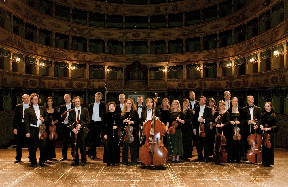 Il trionfo della musica barocca: al Teatro Nuovo il violinista Giuliano Carmignola e l’ensemble Concerto Köln