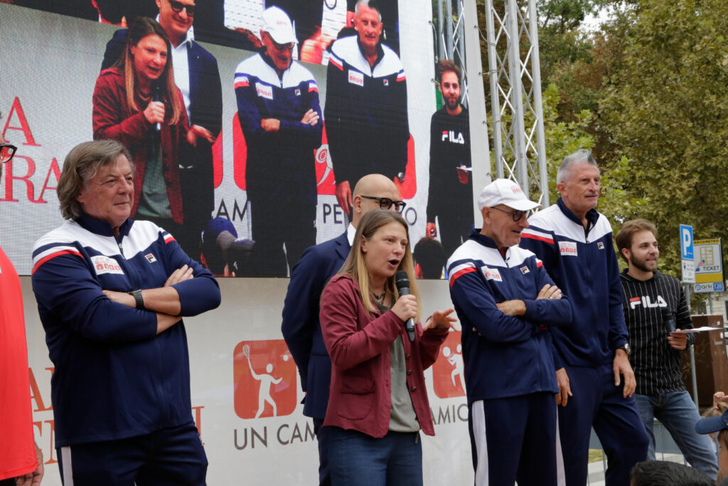 Un campione per Amico raggiunge Udine: in piazza Primo Maggio centinaia di bambini in campo con Panatta, Lucchetta, Graziani e Ongaro