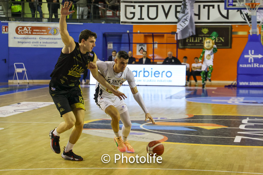 APU OLD WILD WEST UDINE – FERRARONI JUVI CREMONA 86-68