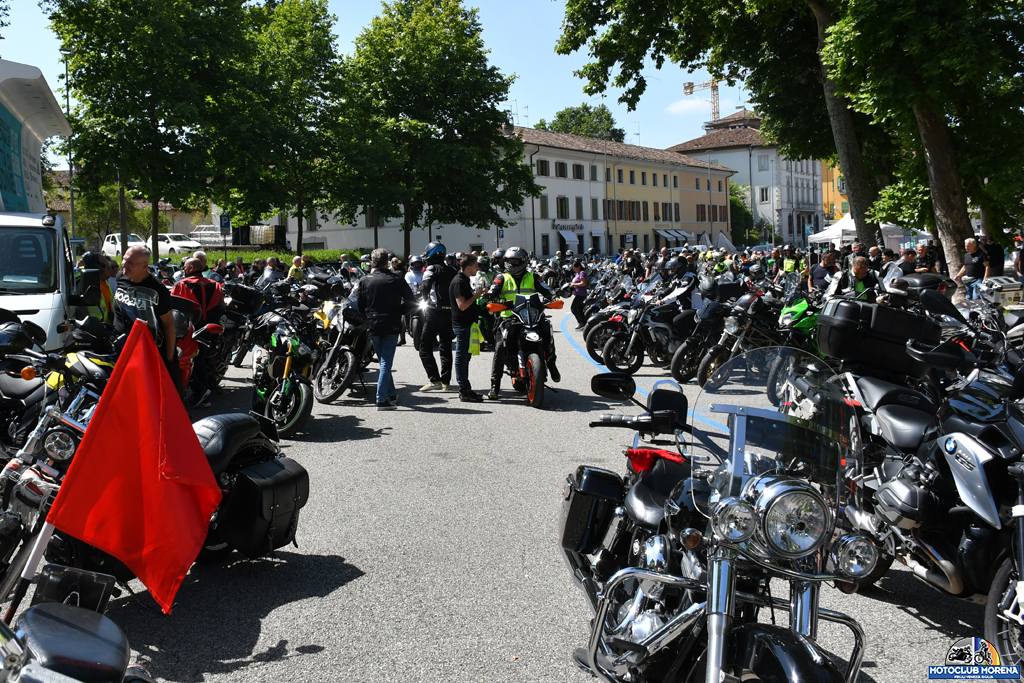 Ottomila in piazza a Udine per un motoraduno super rombante