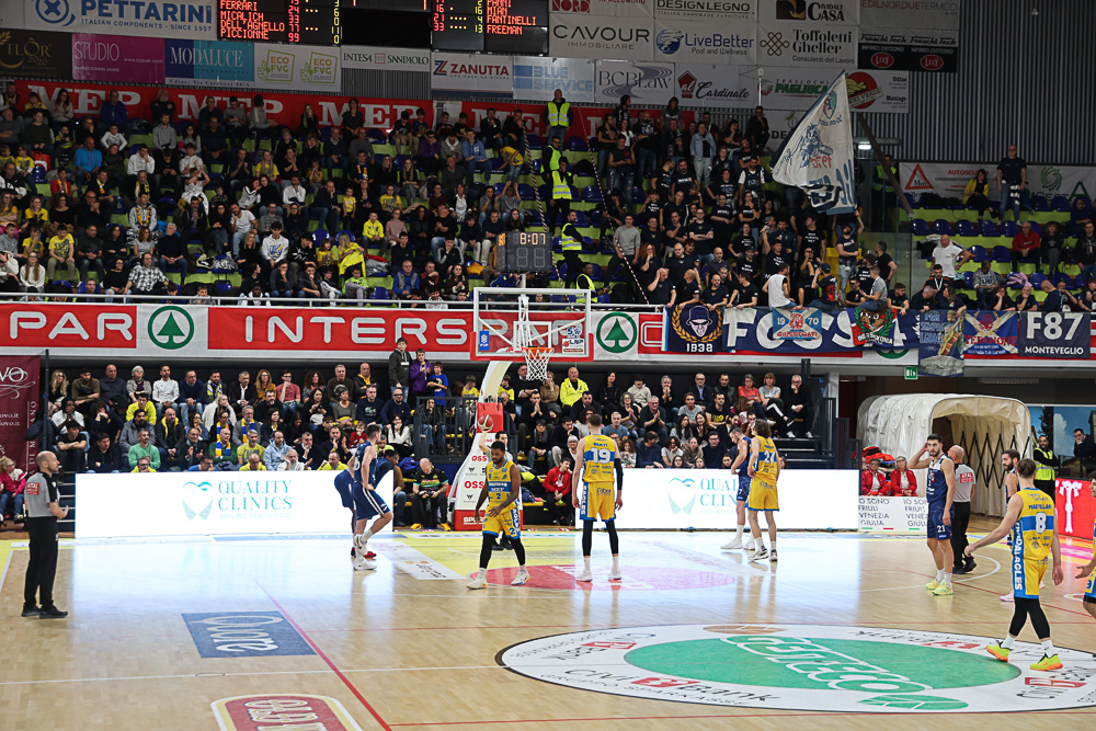 Gesteco Cividale e Fortitudo Bologna 86-75 tornano per una notte in vetta alla serie A2